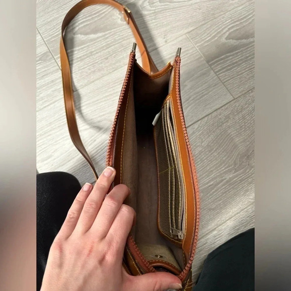 Vintage Dooney & Bourke cross  body bag - Picture 12 of 13
